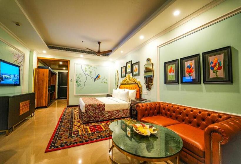 Hotel Mayfair Oasis Resort & Convention