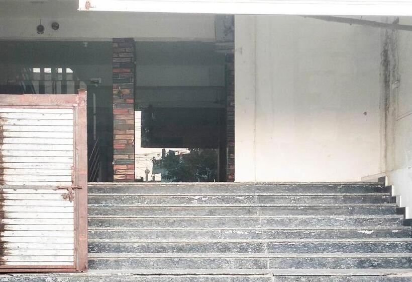 酒店 Oyo 82441 Grand Palace