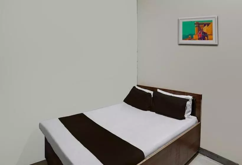 ホテル Oyo The Sukoon