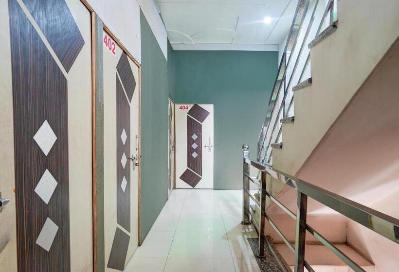 ホテル Oyo The Sukoon