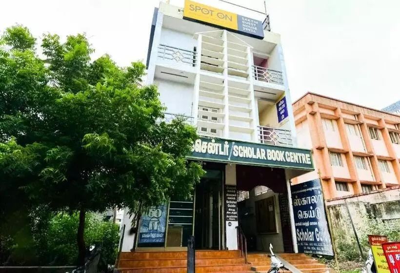 Hotelli Spot On 81086 Sakthi Guest House