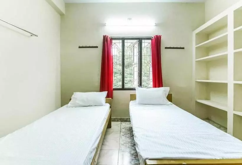 Hotelli Spot On 81086 Sakthi Guest House