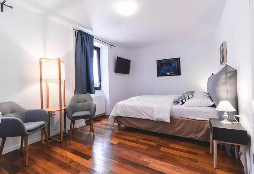 هاستل Second Life In Piran   Hotel Zala Piran