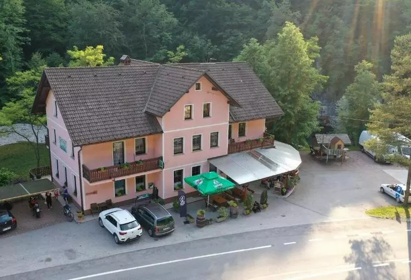 تختخواب و صبحانه Okrepčevalnica Kurn'k