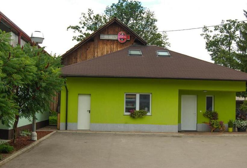 تختخواب و صبحانه Penzion Pri Slovenc