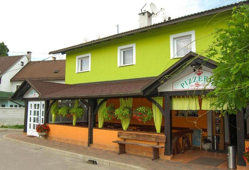 تختخواب و صبحانه Penzion Pri Slovenc