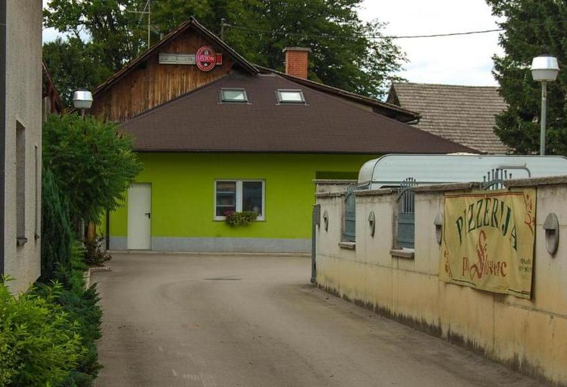 تختخواب و صبحانه Penzion Pri Slovenc