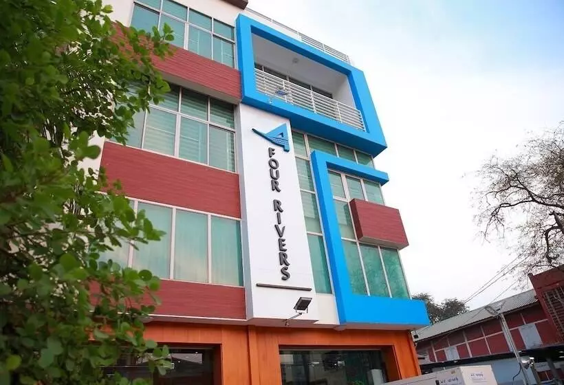 Four Rivers B&b Mandalay   Hostel