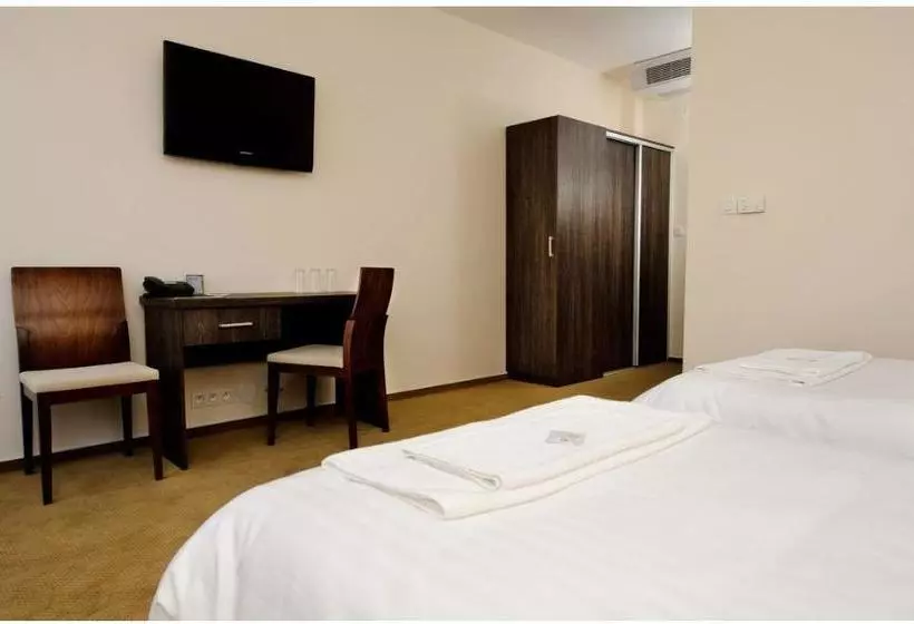 هتل Mariana Gaborika