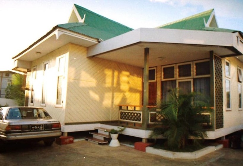 Nanda Wunn Hotel Hostel