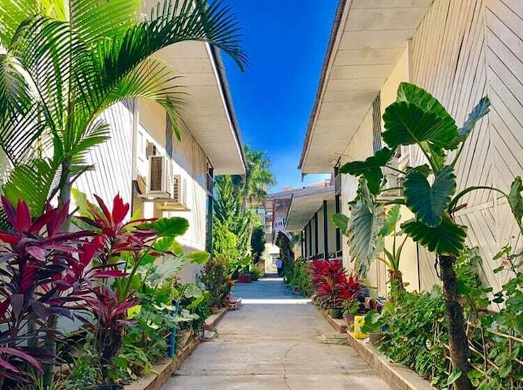 Nanda Wunn Hotel Hostel