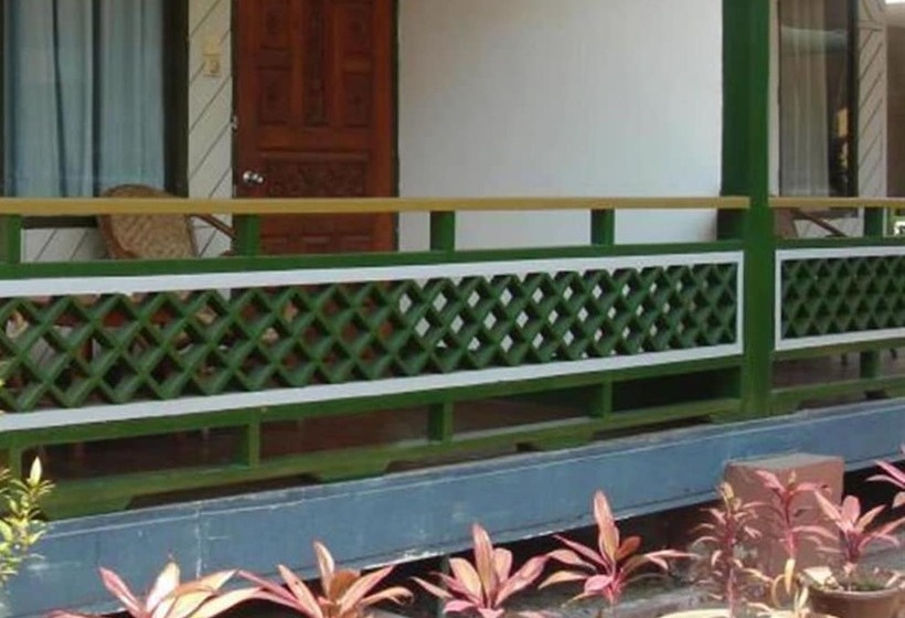 Nanda Wunn Hotel Hostel