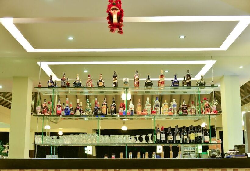 هتل Ocean Blue Ngwe Saung Beach