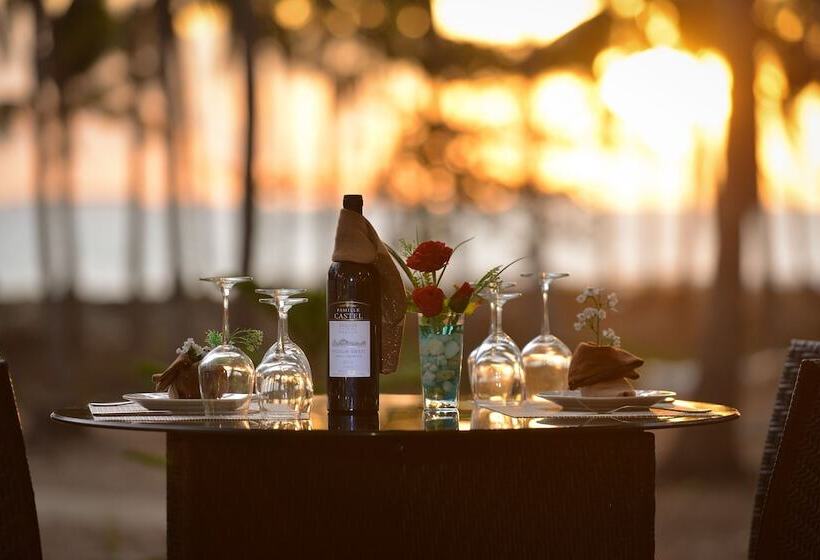 هتل Ocean Blue Ngwe Saung Beach