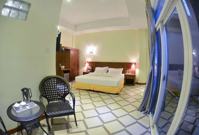 هتل Ocean Blue Ngwe Saung Beach