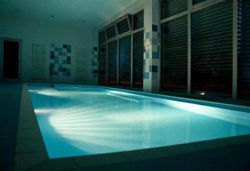 Hotel River