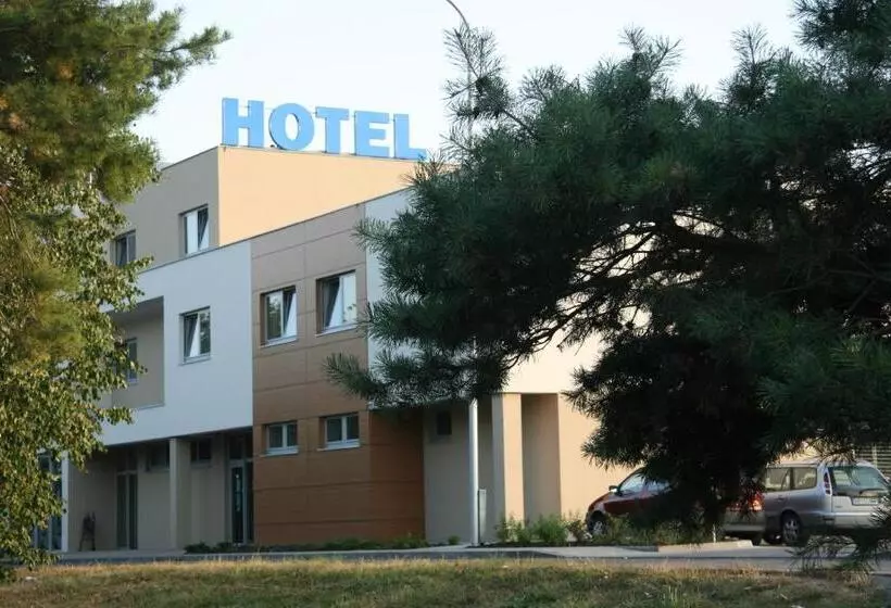 Hotel River