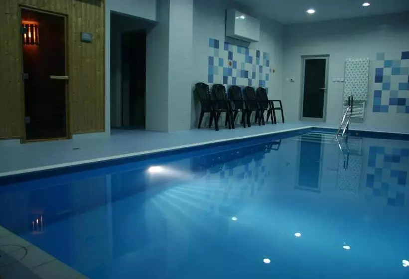 Hotel River