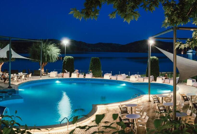 هتل Romantique Veles