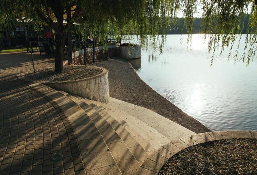 هتل Romantique Veles