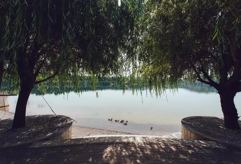 هتل Romantique Veles