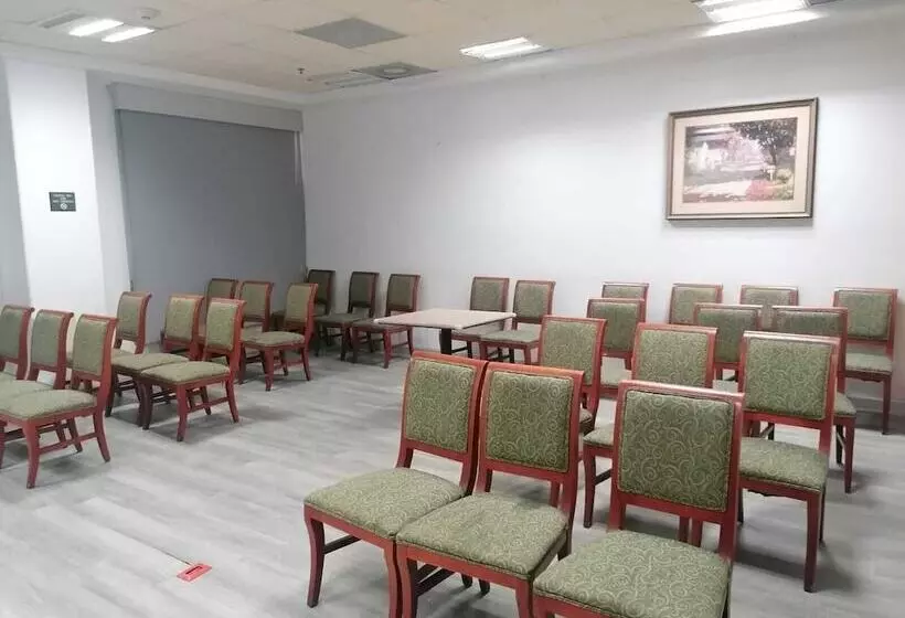 Hotelli Sierra Huasteca Inn