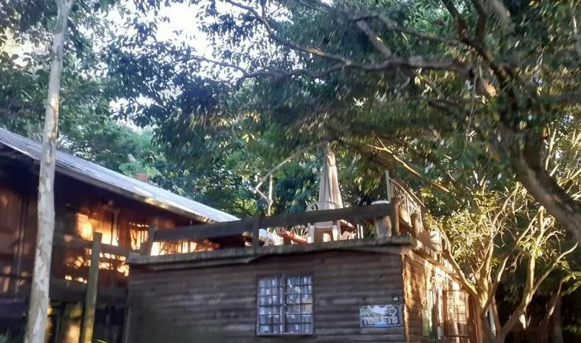 هاستل Hazyview Adventure Backpackers