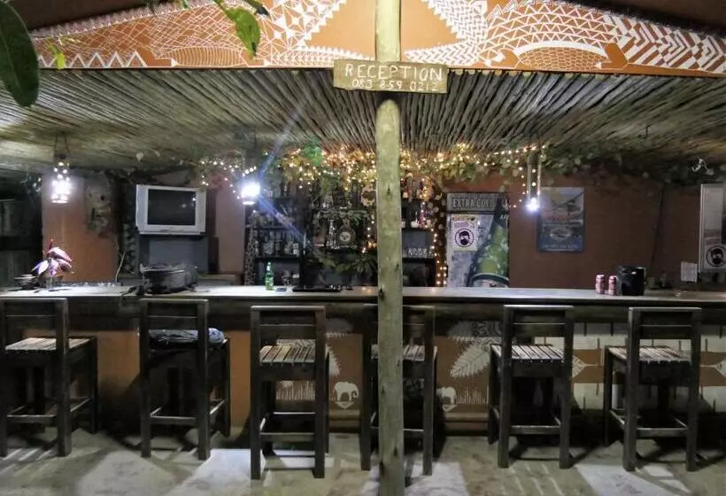 هاستل Hazyview Adventure Backpackers