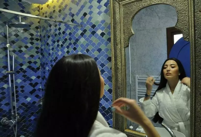 تختخواب و صبحانه Dar Elrio