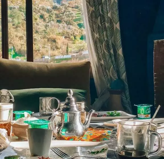 تختخواب و صبحانه Dar Elrio