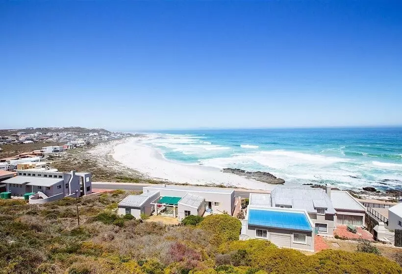 ベッドアンドブレックファースト Swept Away Guest House