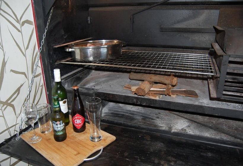 צימר Swept Away Guest House