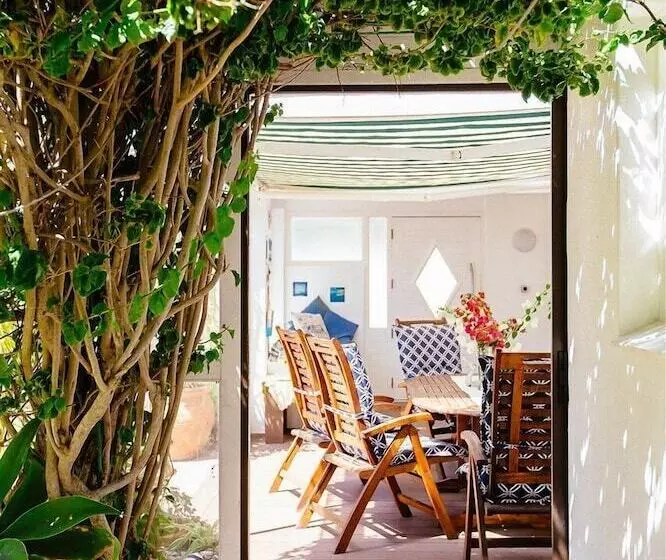 ベッドアンドブレックファースト Swept Away Guest House