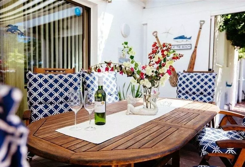 ベッドアンドブレックファースト Swept Away Guest House