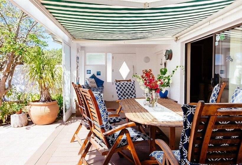 צימר Swept Away Guest House