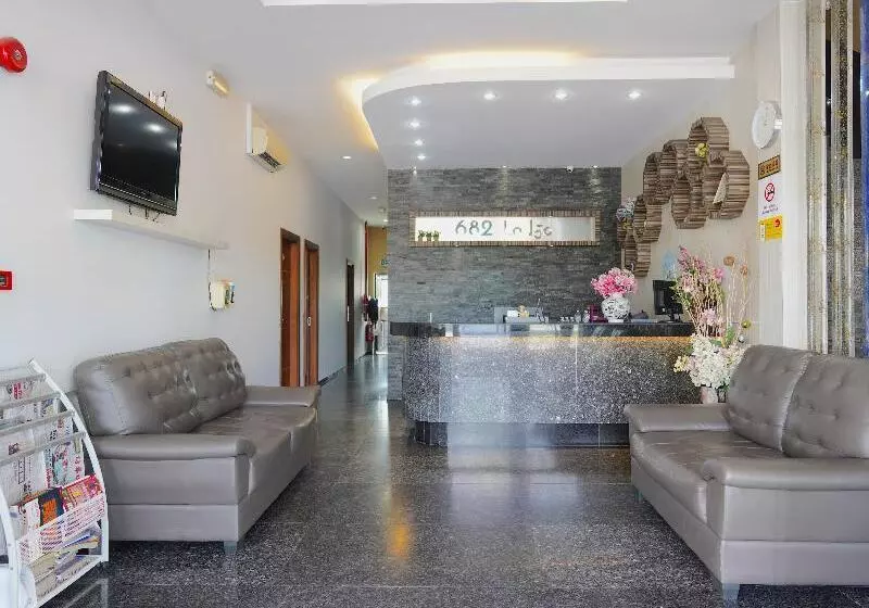 Hotelli 682 Lodge