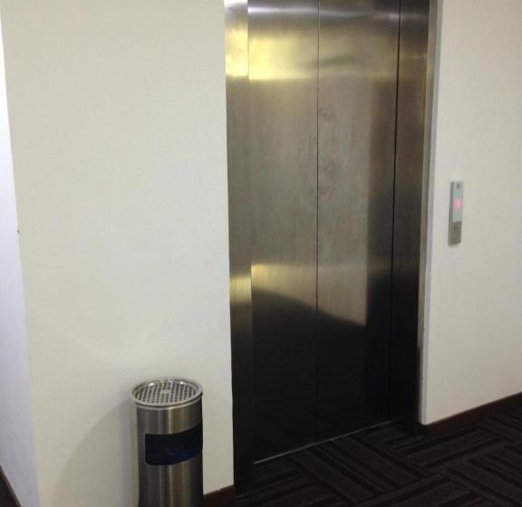 Crystal Garden Hotel   Seri Kembangan