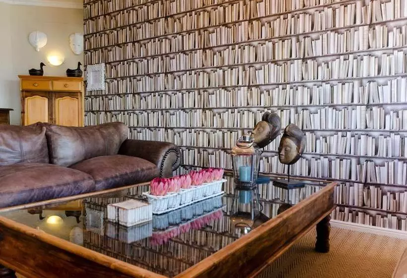 Hotelli Whale View Manor & Spa