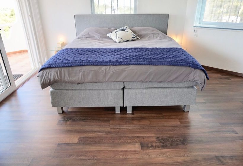 Bed and Breakfast The White House Boutique Villa