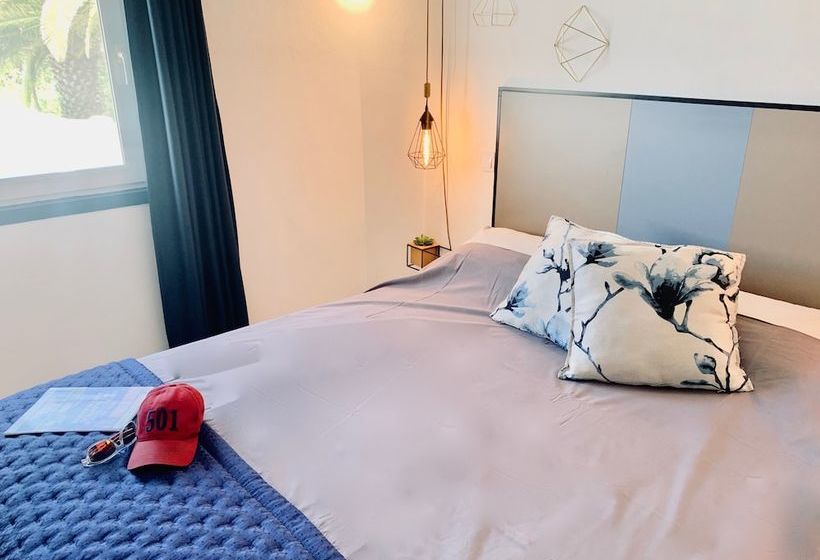 Bed and Breakfast The White House Boutique Villa