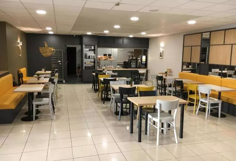 B&b Hotel Villeneuve Loubet Village
