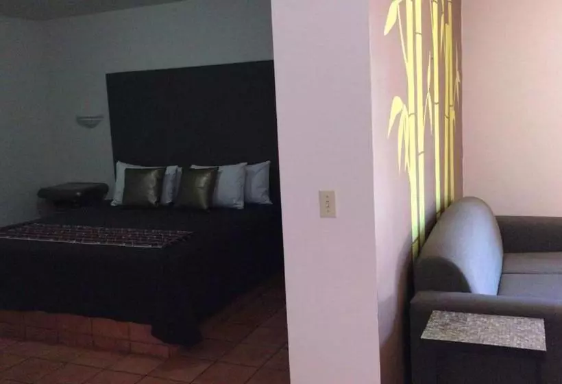 Hotelli Colonial De Nogales