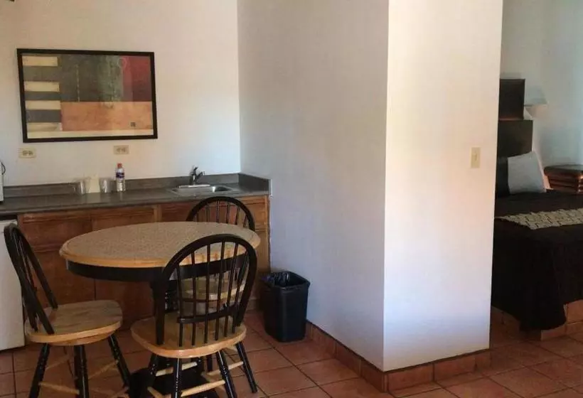 Hotelli Colonial De Nogales