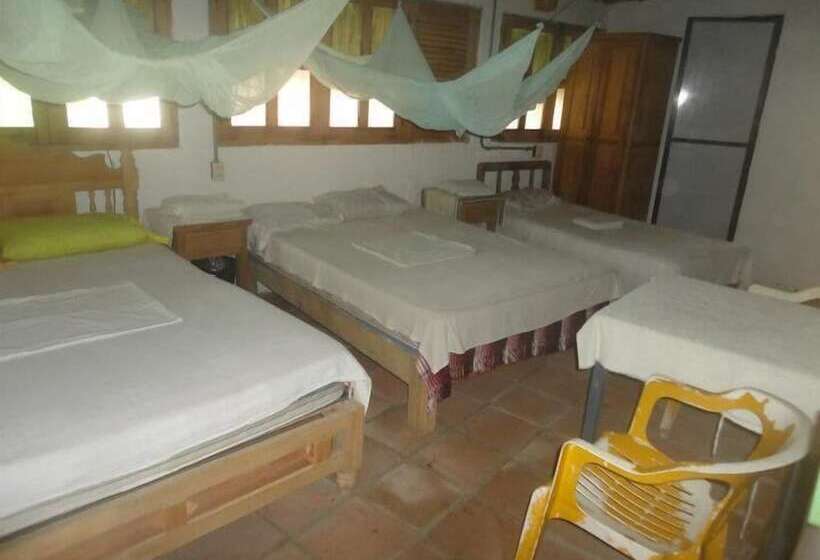 ホテル Hostal Lyoban