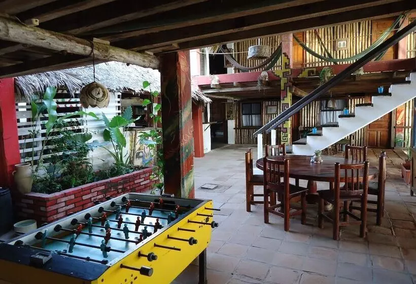 ホテル Hostal Lyoban