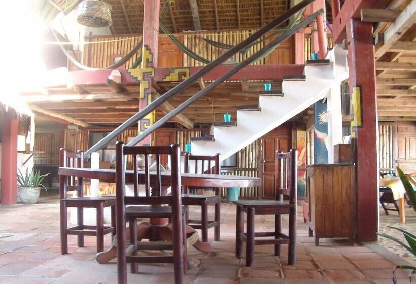 ホテル Hostal Lyoban