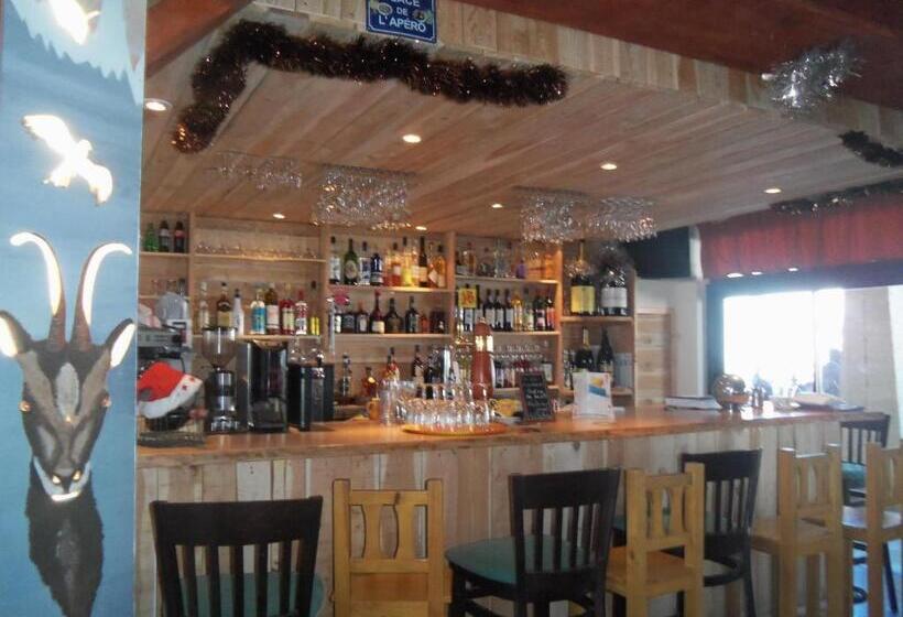 Отель Hôtel Saint Jean