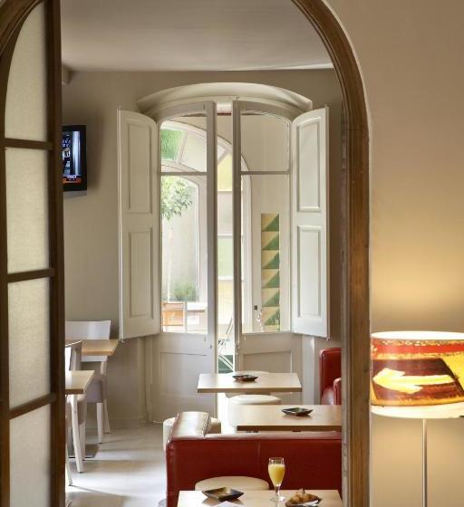 Hotel Mar De Tasmània   Auto Check In