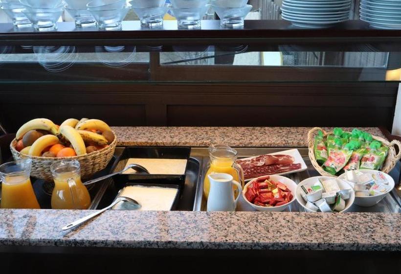 Отель Hôtel Saint Jean