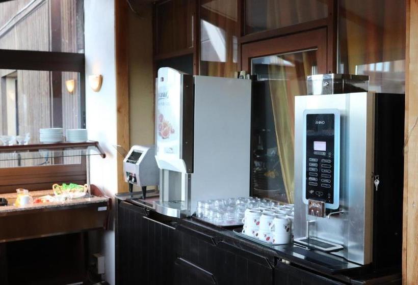 Отель Hôtel Saint Jean